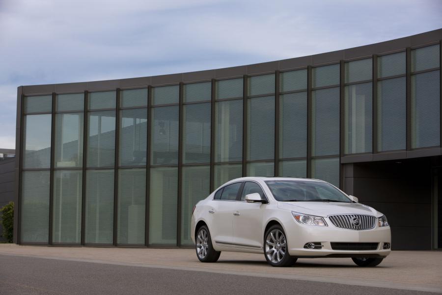  Buick LaCrosse CXS 2010 года  (фото 13 из 38)